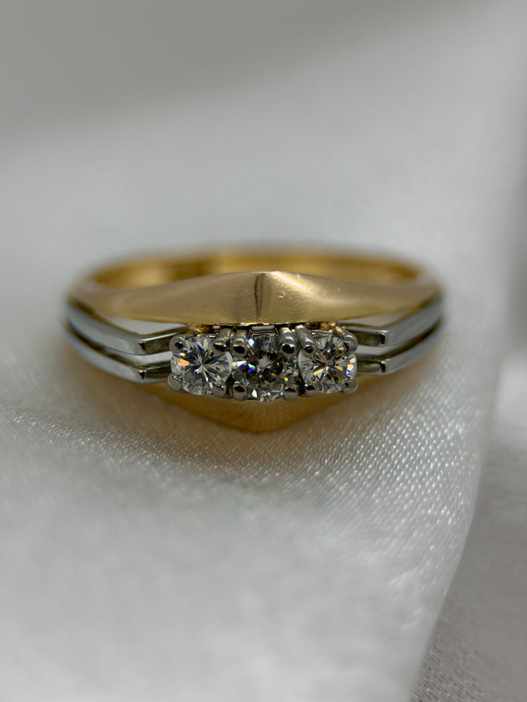 18K Two-Tone Diamond Ring – 0.30 ct, Size 54