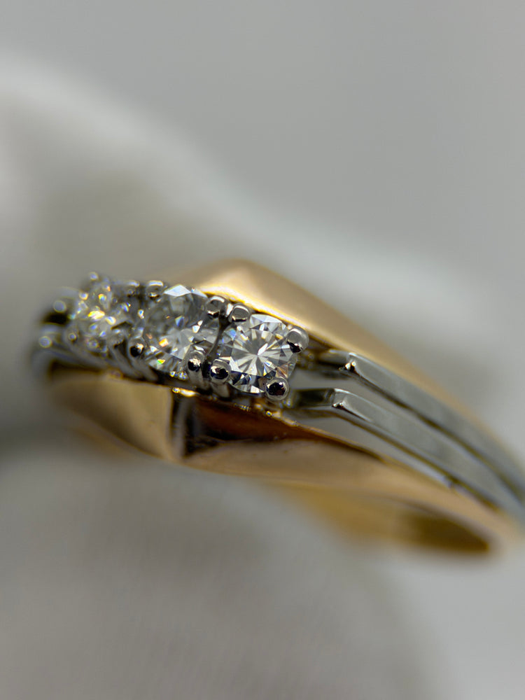 18K Two-Tone Diamond Ring – 0.30 ct, Size 54