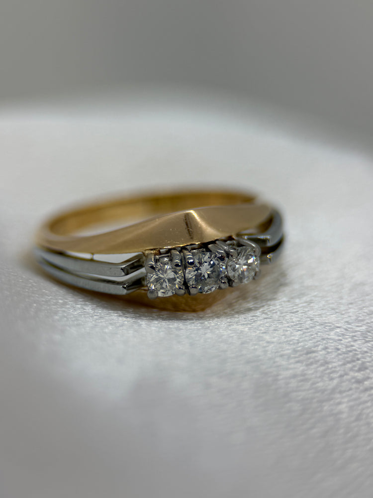 18K Two-Tone Diamond Ring – 0.30 ct, Size 54