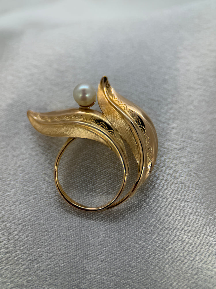 18K Bladbrosch med odlad pärla – Rödguld, 3.5 cm