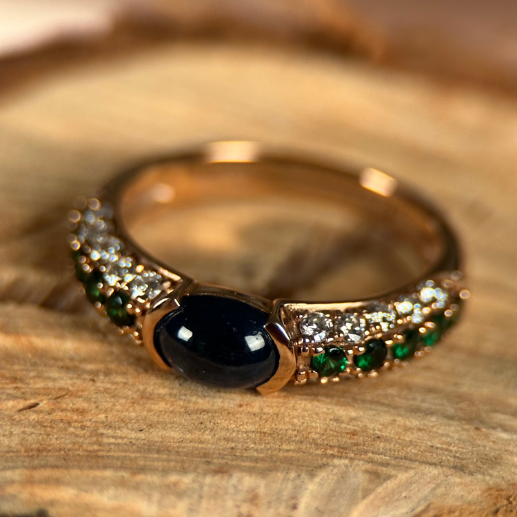 14K Roséguld Safir Cabochon-Ring med Tsavorit och Diamanter
