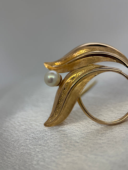 18K Bladbrosch med odlad pärla – Rödguld, 3.5 cm
