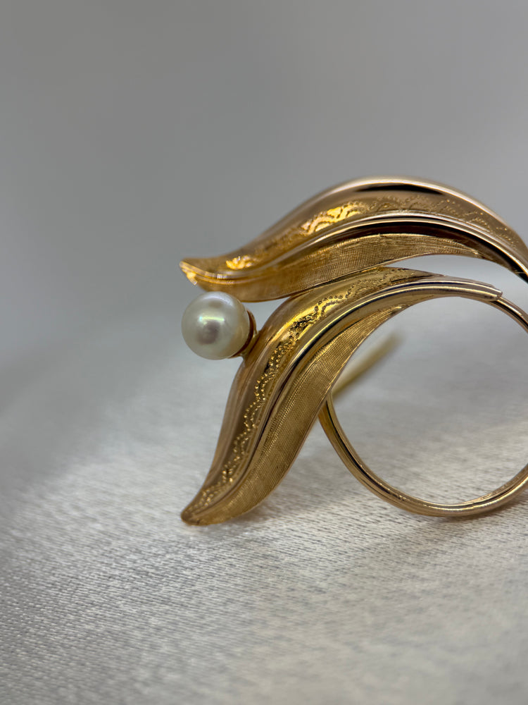 18K Bladbrosch med odlad pärla – Rödguld, 3.5 cm