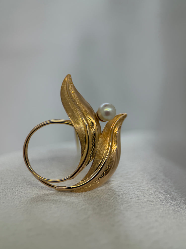 18K Bladbrosch med odlad pärla – Rödguld, 3.5 cm