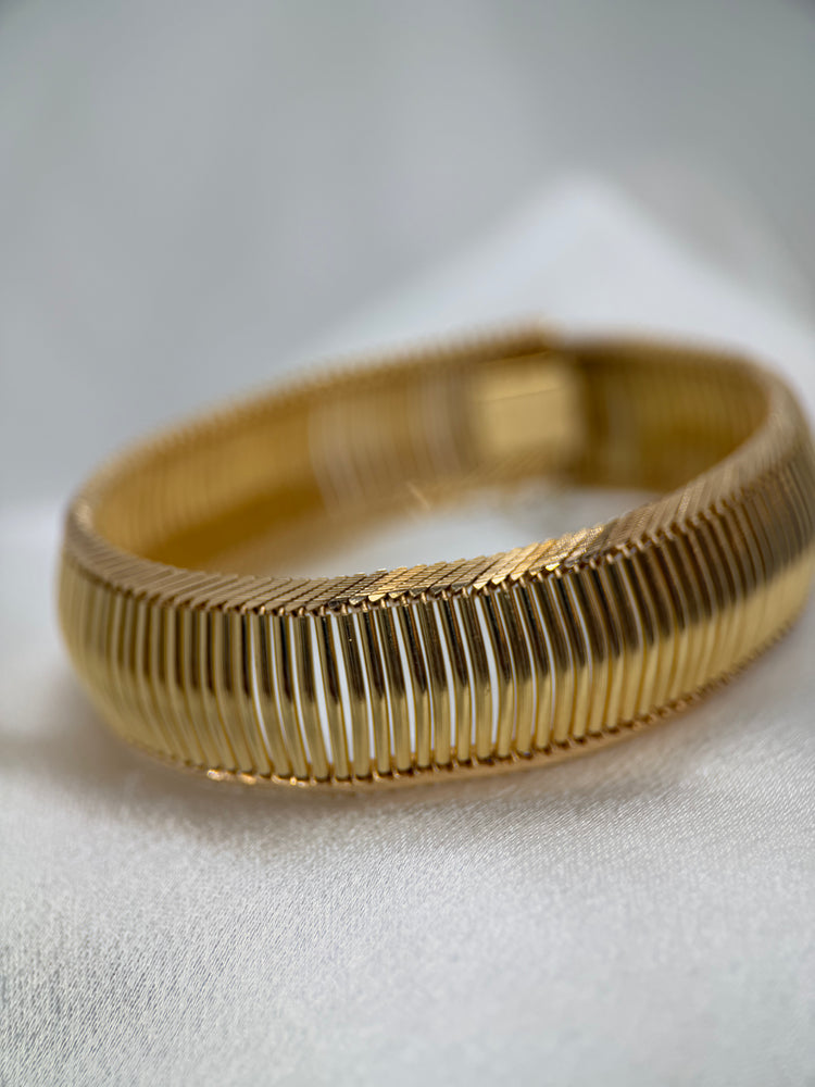 18K Gold Bracelet by Uno A Erre – Fishbone Design, 53.6g, 20.3 cm