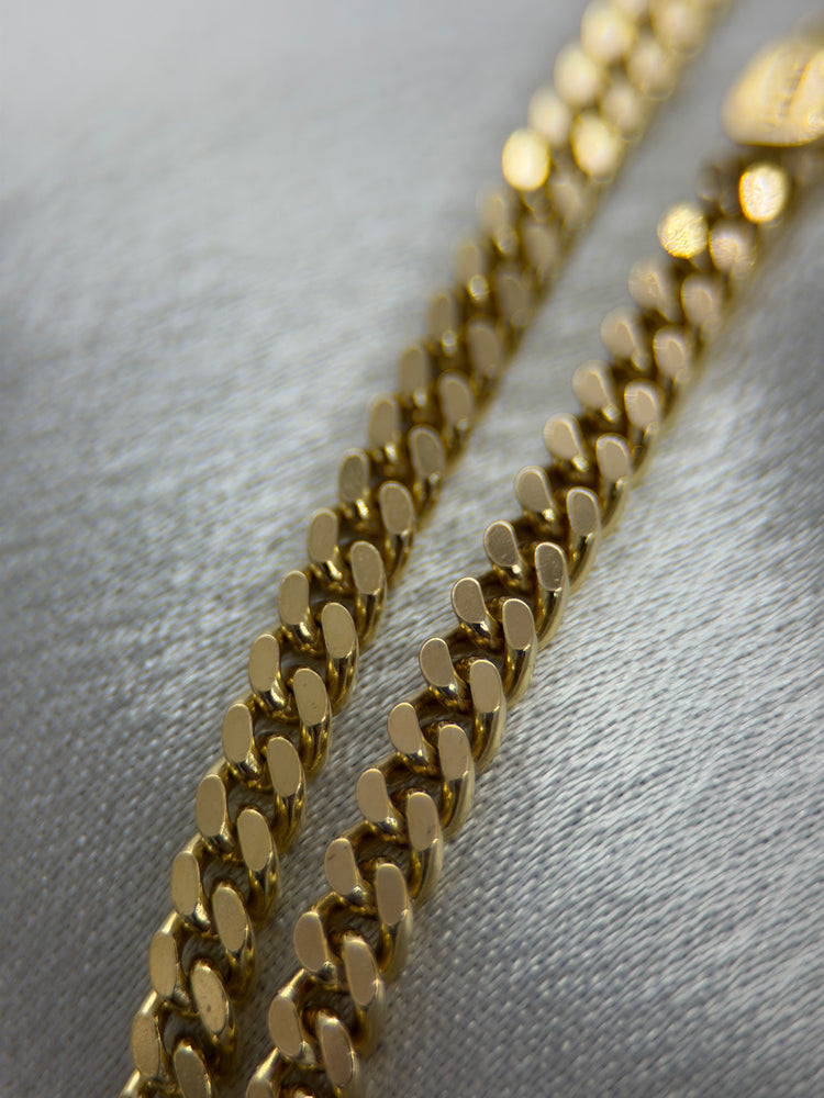 18K Curb Chain Necklace – 32.2g, 69 cm