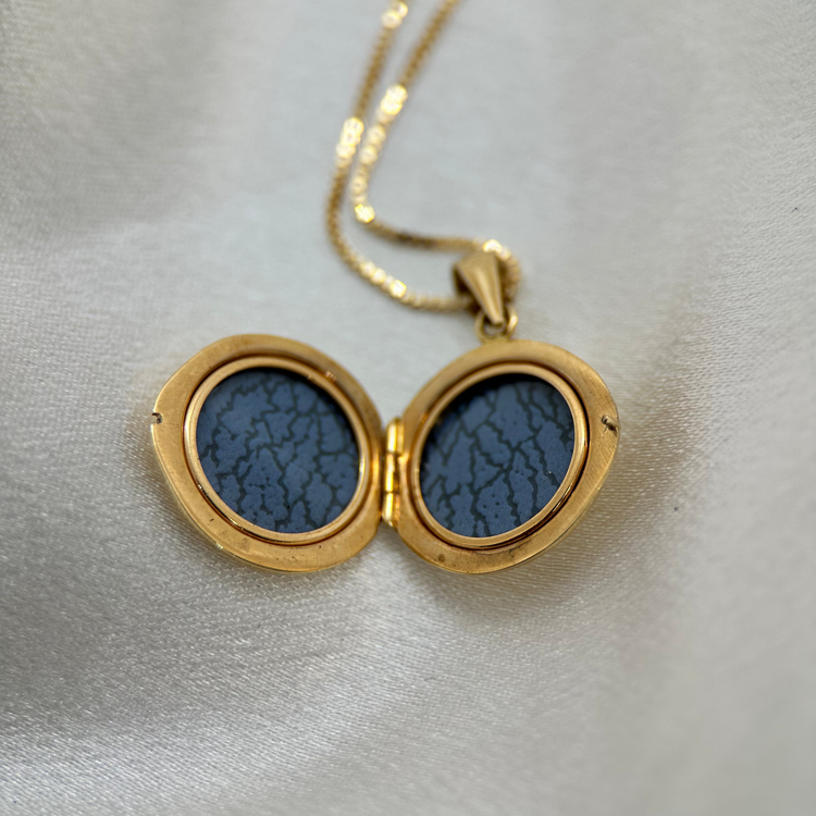 18K Medaljong med fröpärla - 4,1g