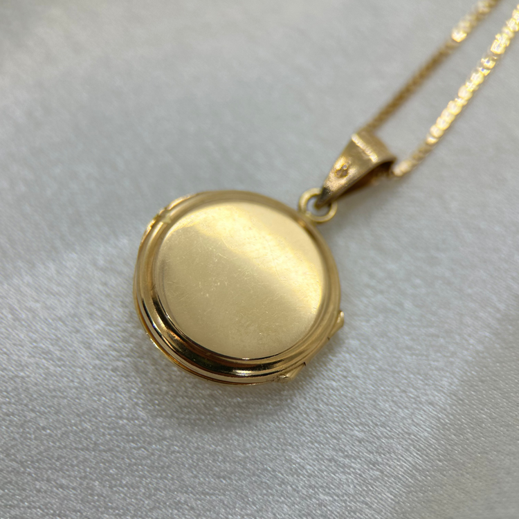 18K Medaljong med fröpärla - 4,1g