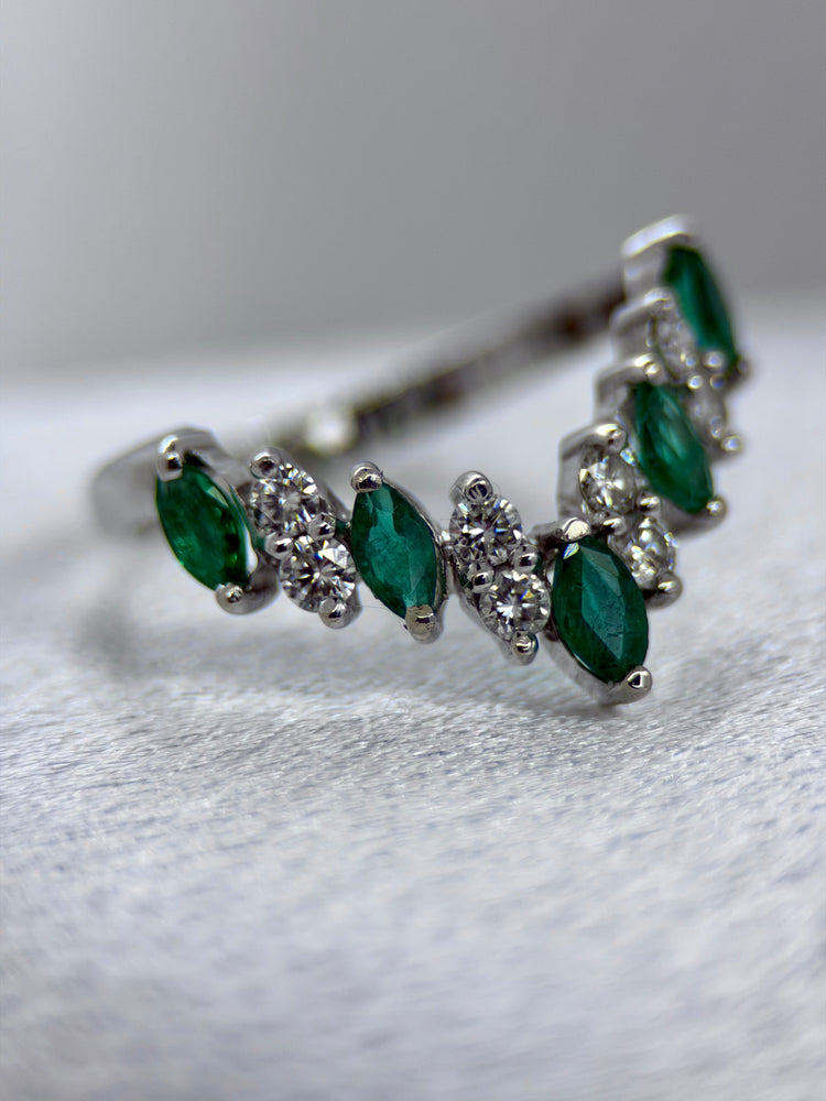 18K Emerald and Diamond Ring – 0.30 ct Diamonds, Size 56