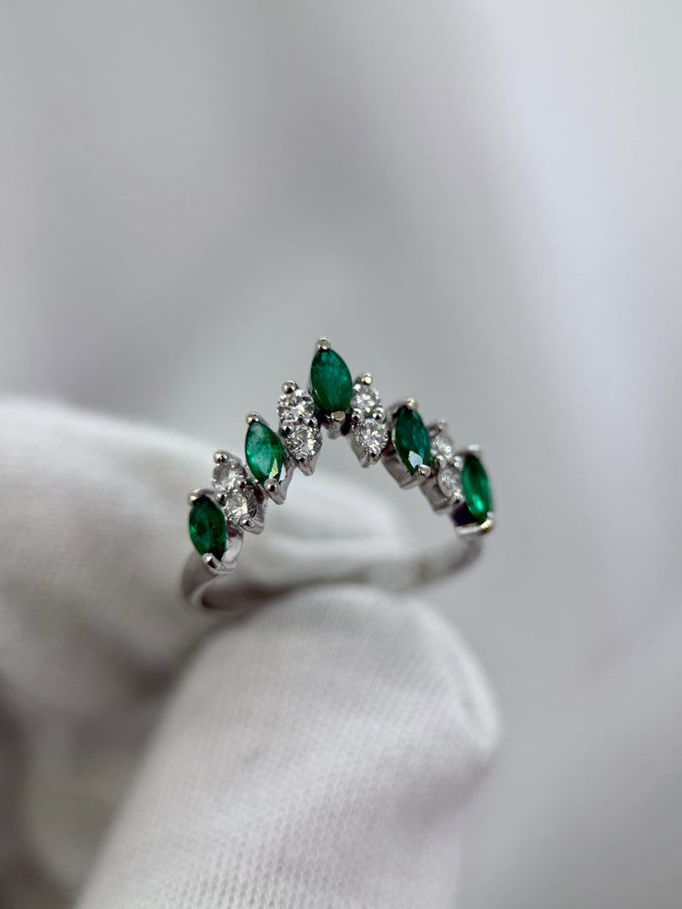18K Emerald and Diamond Ring – 0.30 ct Diamonds, Size 56