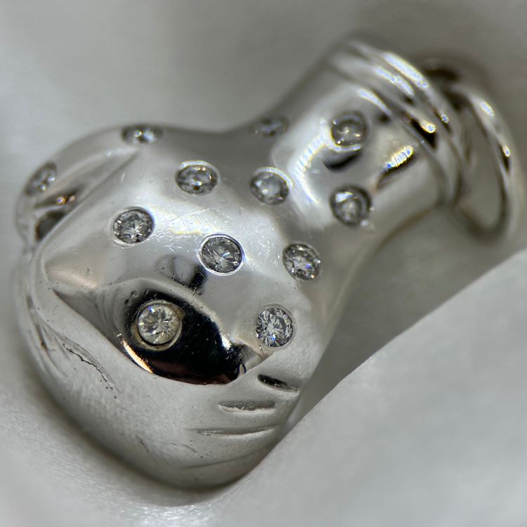 18K Diamantboxningshandske Hänge