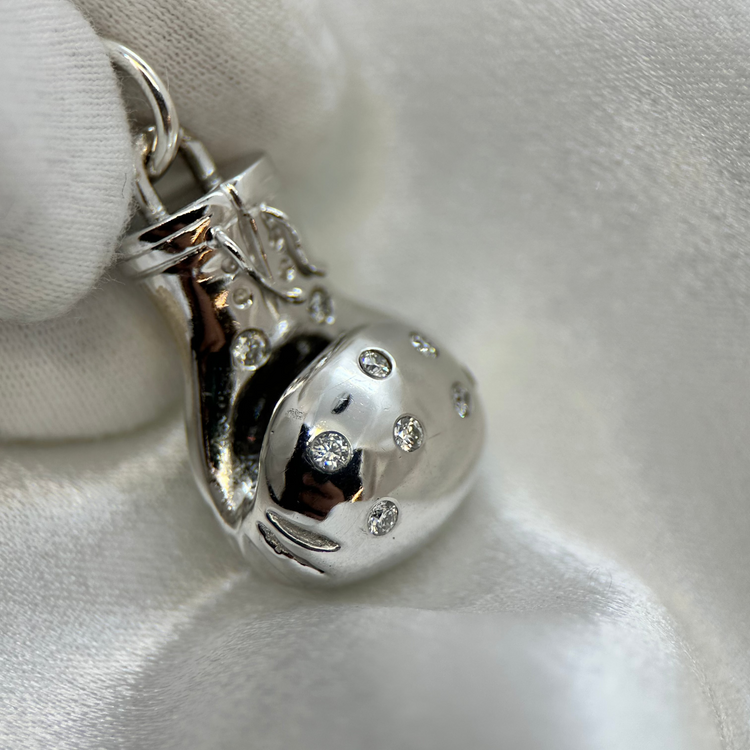 18K Diamantboxningshandske Hänge