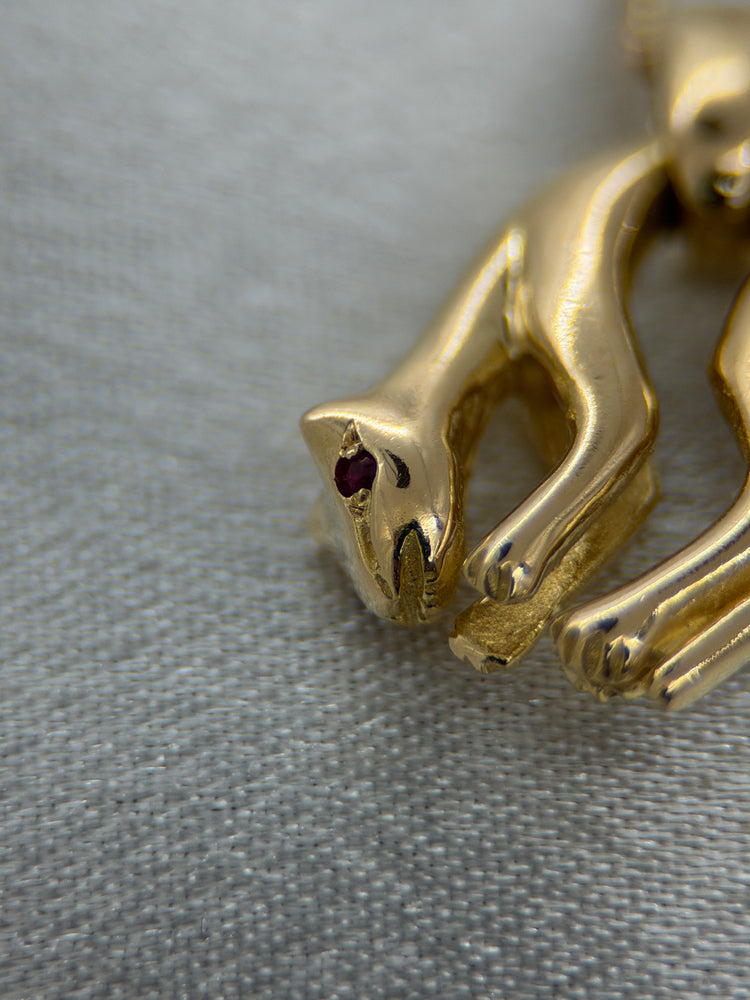 18K Panterhänge med rubiner – 7.2g, 2.5 cm