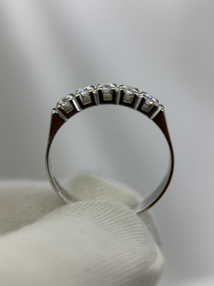 18K Five-Stone Diamond Ring – 0.30 ct, Size 57.5