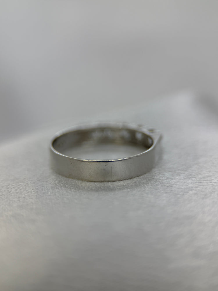 18K Five-Stone Diamond Ring – 0.30 ct, Size 57.5
