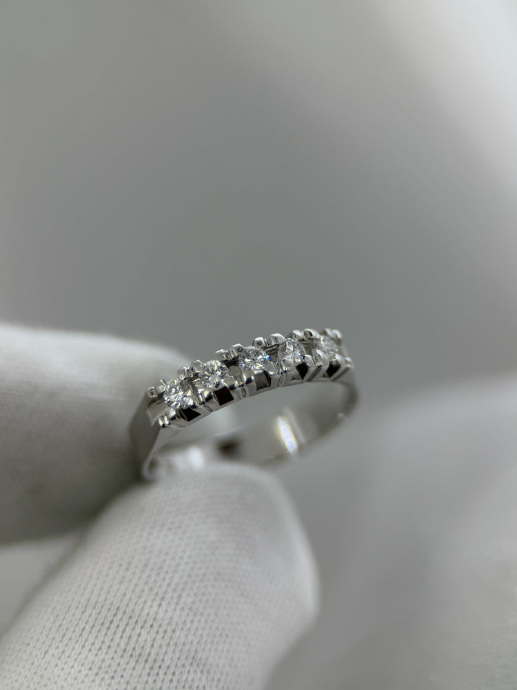 18K Five-Stone Diamond Ring – 0.30 ct, Size 57.5