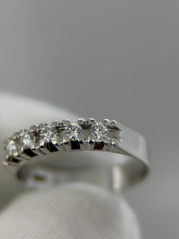 18K Five-Stone Diamond Ring – 0.30 ct, Size 57.5