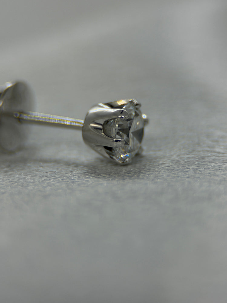18K Diamond Stud Earrings – 0.45 ct each, White Gold