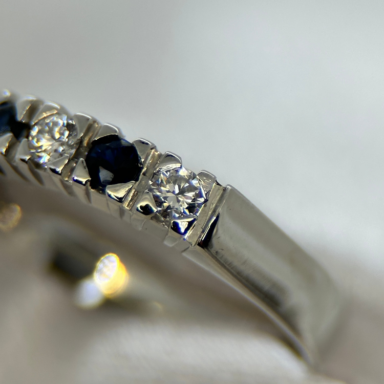 18K Safir och diamantring - 0.15ct