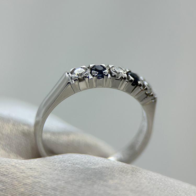 18K Safir och diamantring - 0.15ct