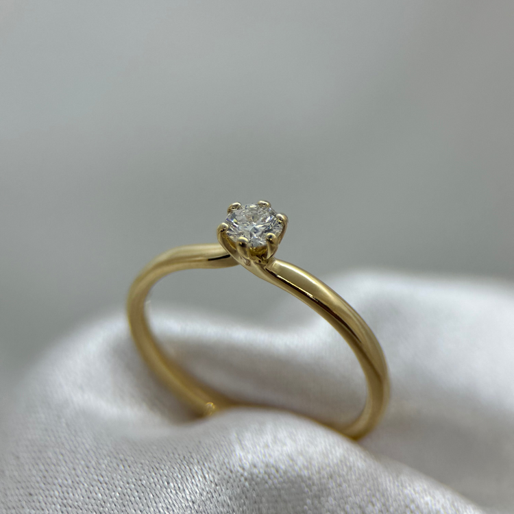 18K Enstens diamantring, 0.20ct