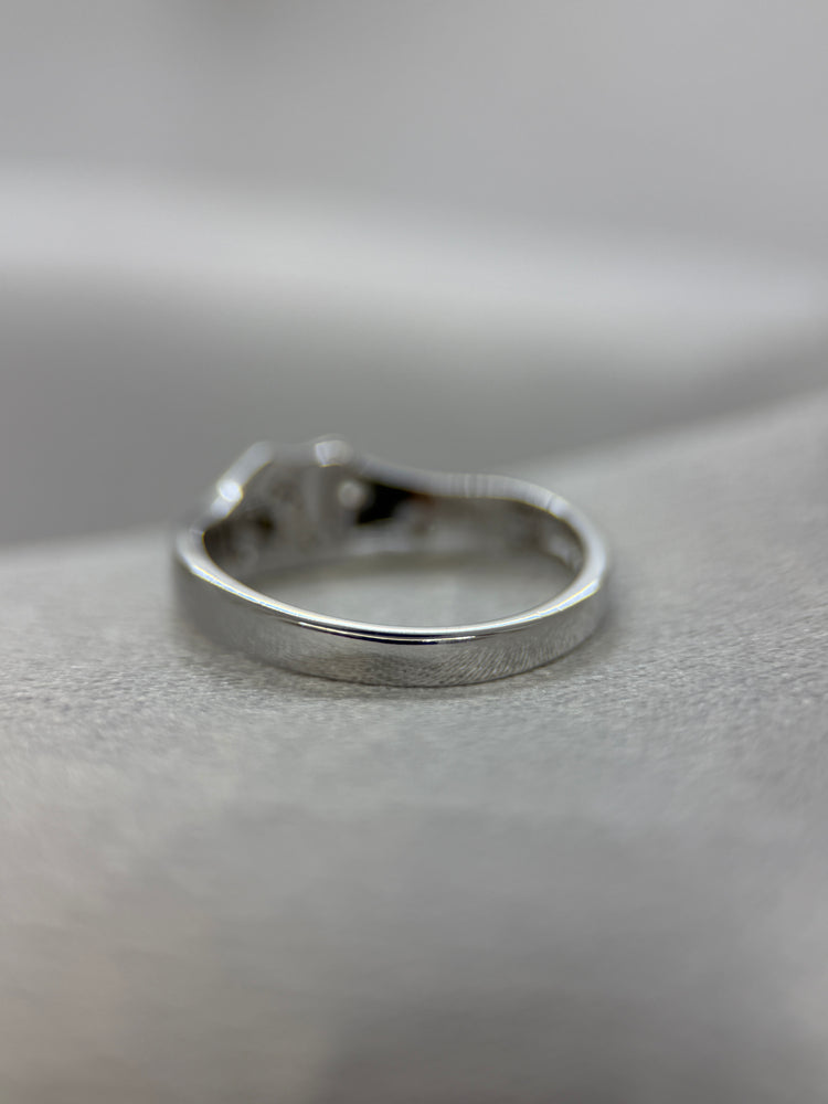 18K Diamantring i vitguld – 5 briljanter, Storlek 52