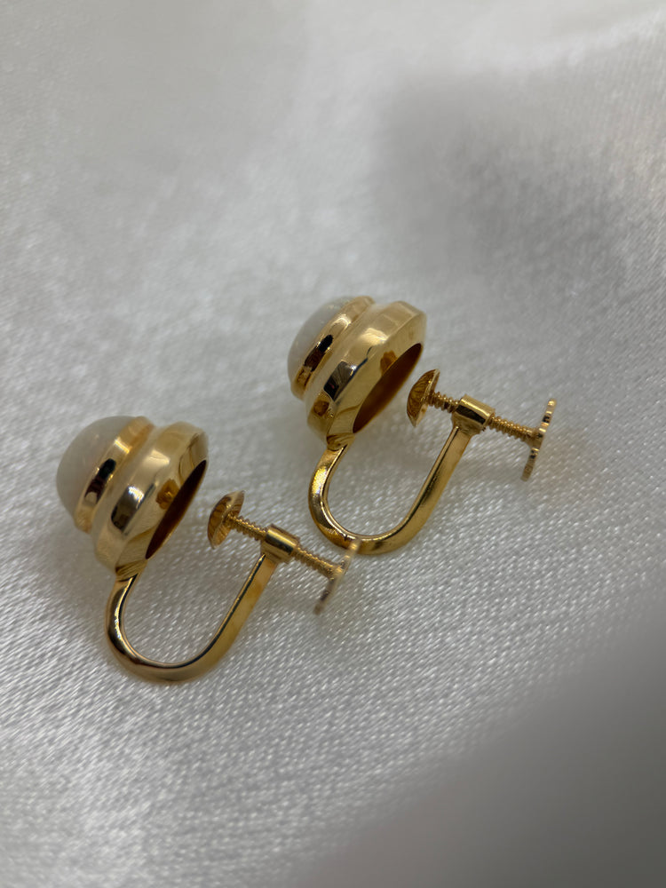 18K Opалörhängen – Vita opaler med färgspel, 1 cm