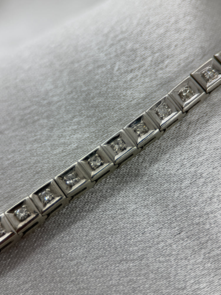 18K Diamantarmband i vitguld – 15 singelslipade diamanter, 18.5 cm