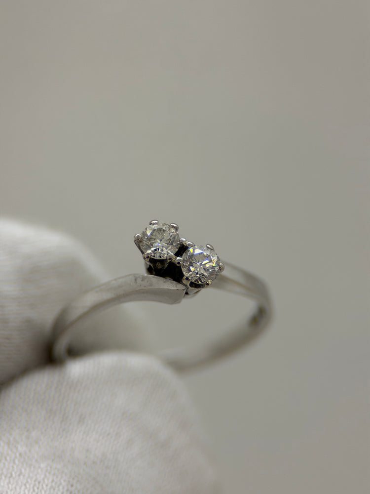 18K 'Toi et Moi' diamantring – 2 x 0.15 ct, Storlek 54
