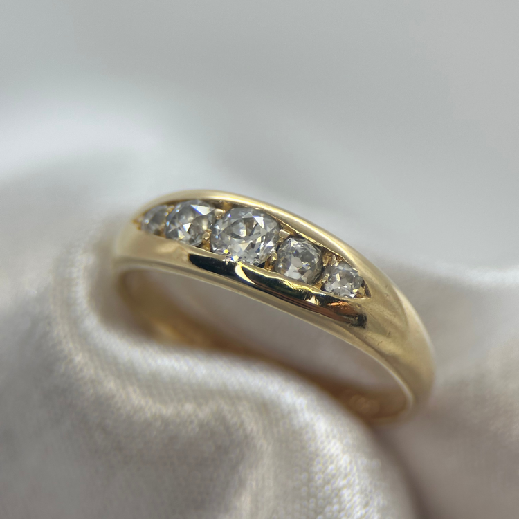 18k Guldring med 5 Diamanter - Storklek 55