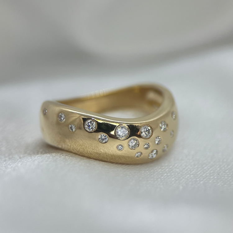 18K Vågformad Diamantring - 1998, Storlek 54, 7.8g