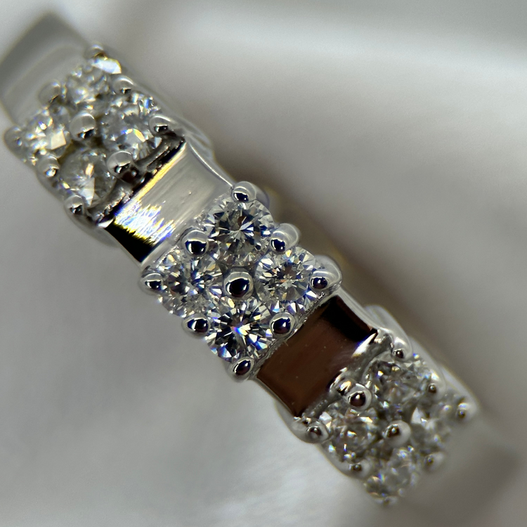 18K Kluster Diamantring 0.36ct - storlek 54½