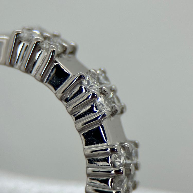 18K Kluster Diamantring 0.36ct - storlek 54½