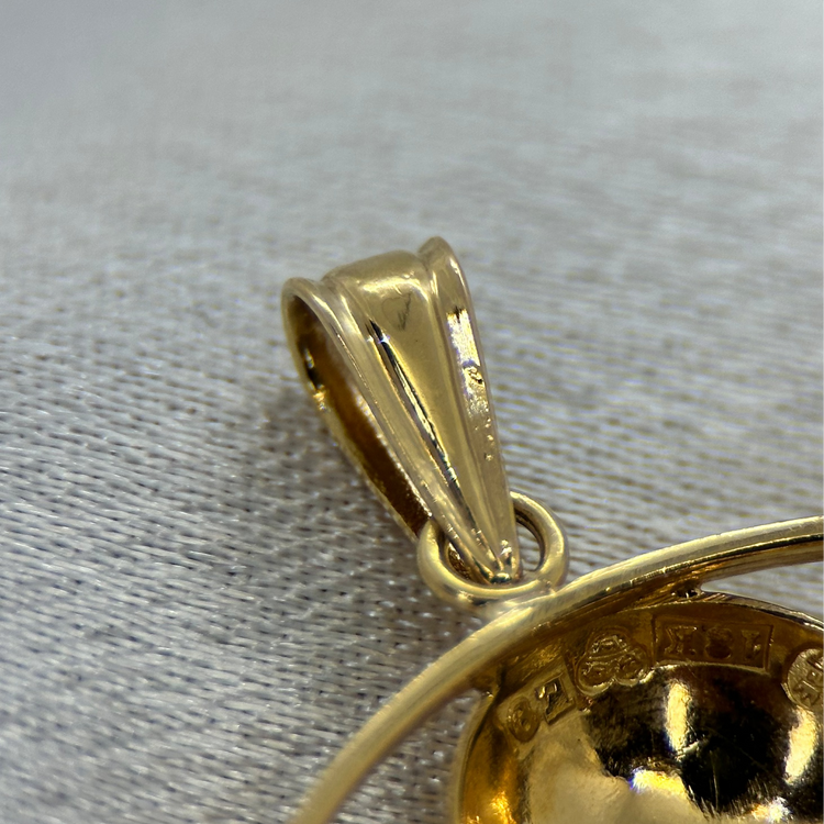 18K Hänge med Syntetisk Blå Sten - 1955