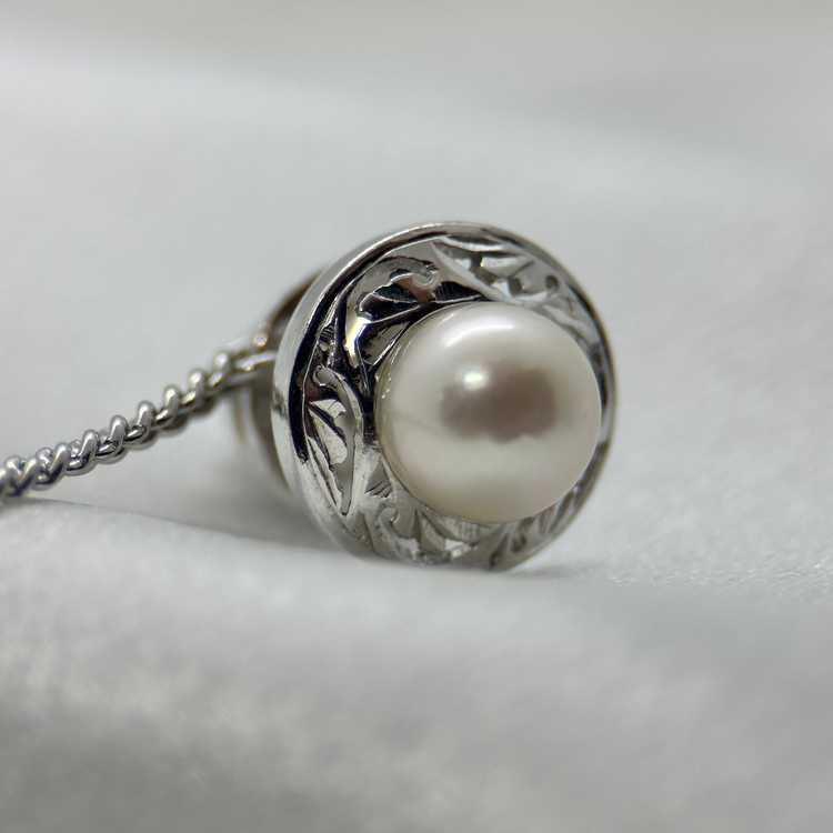 Stud i 14K Vitguld med Odlad Pärla