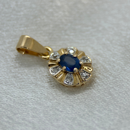 18K Safir och diamanthänge - 0,20 ct