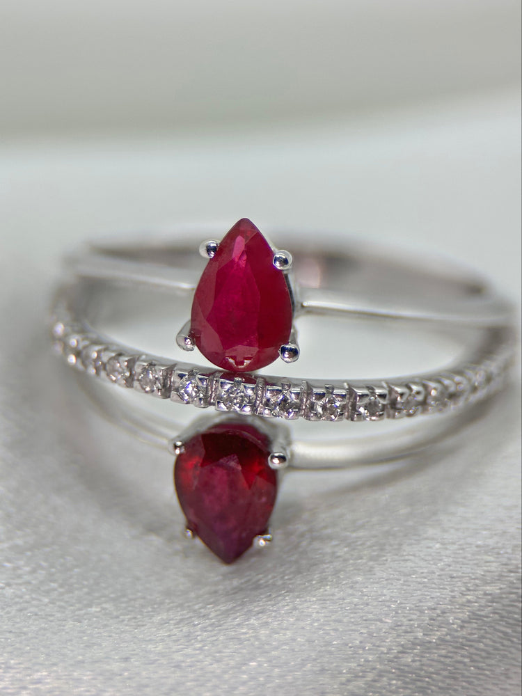 18K Ring med Rubin och Diamanter