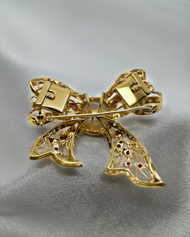 14K Guldhänge/Brosch med Mabépärla, Rubiner och Diamanter