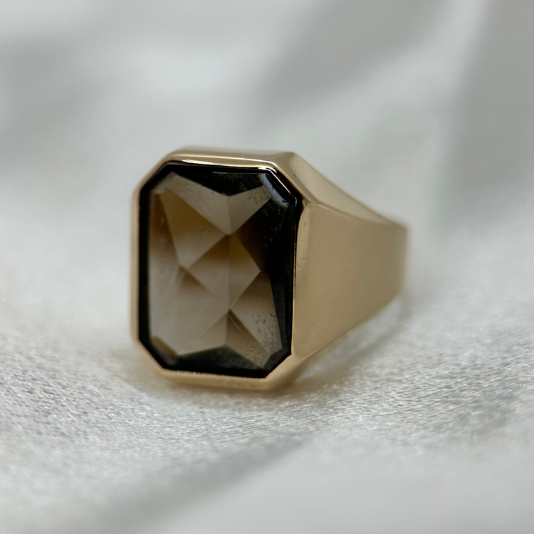 18K Ring med Rökkvarts Signettdesign - Ringstorlek 55 ½