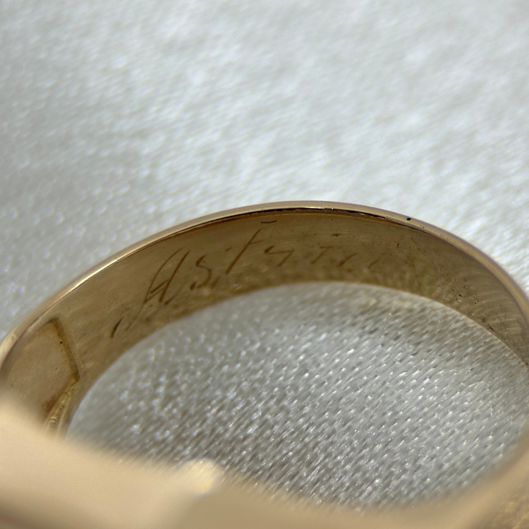 18K Ring med Rökkvarts Signettdesign - Ringstorlek 55 ½