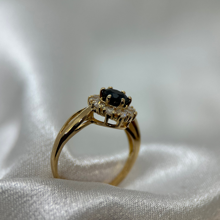 18K Safir ring i klusterdesign - Ringstorlek 55