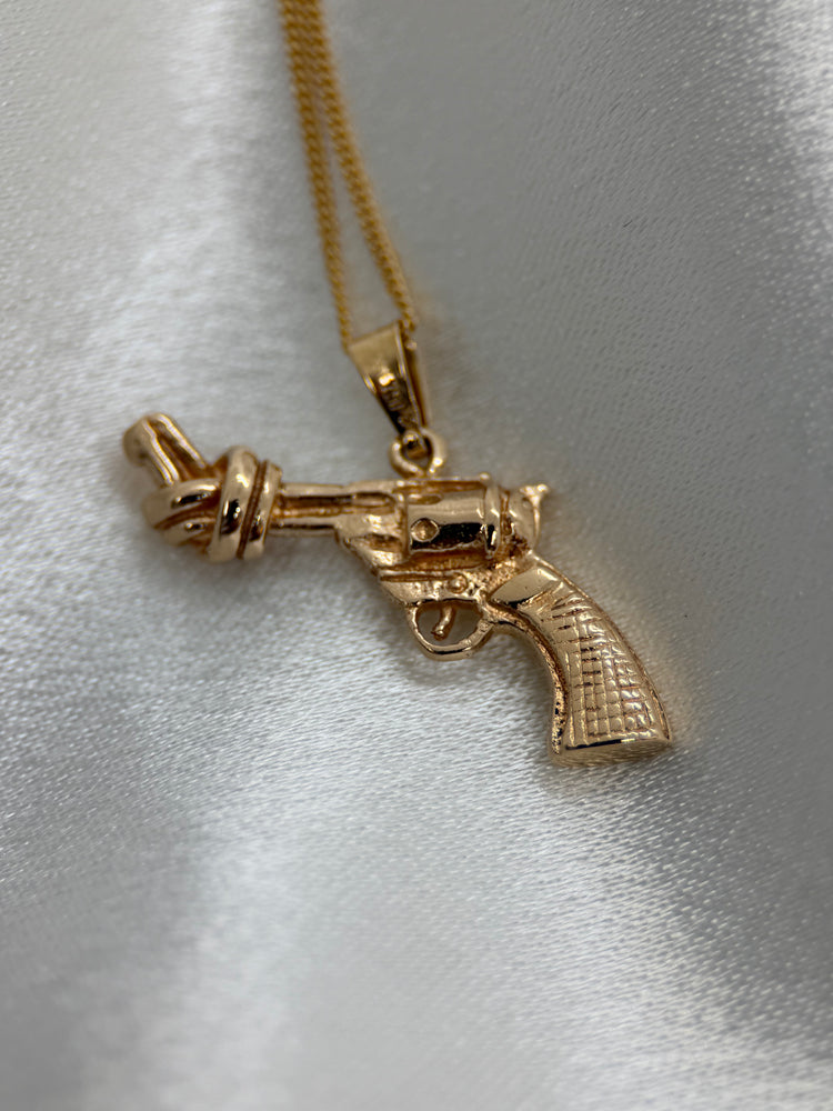 18K Pendant – Pistol with Knot, 2.5 cm