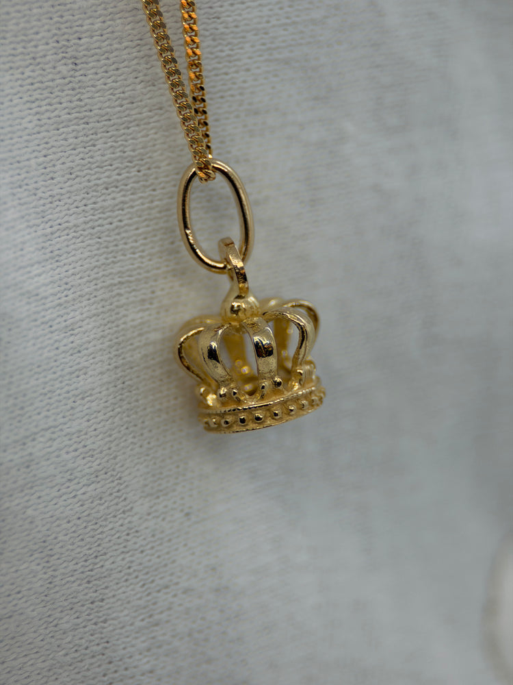 18K Crown Charm Pendant – Uno A Erre, 1.3g