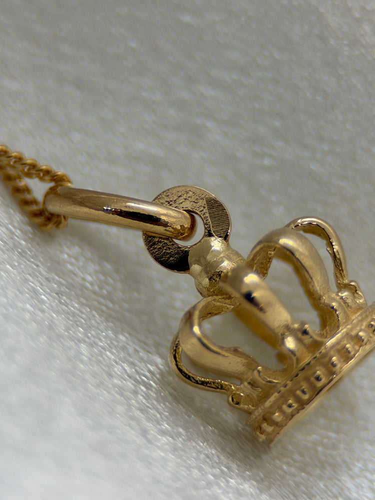 18K Crown Charm Pendant – Uno A Erre, 1.3g