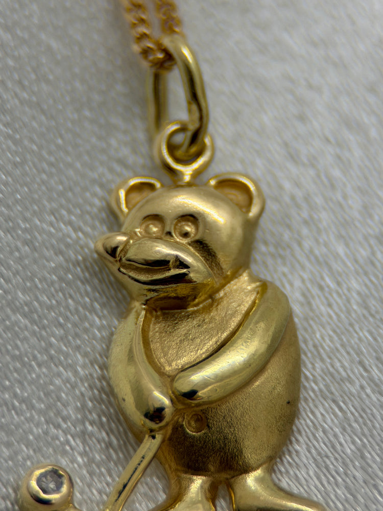 18K Pendant – Teddy Bear with Golf Club, Diamond