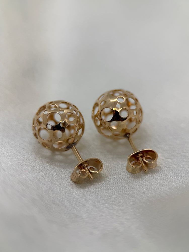 18K Spherical Pierced Earrings – 1.2 cm, 2.8g
