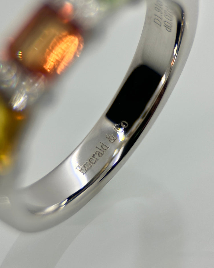 14K Vitguldsring med Flerfärgade Safirer & Diamanter