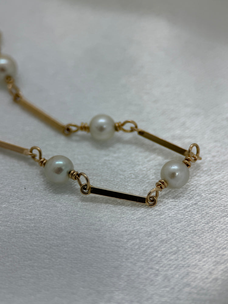 18K Cultured Pearl and Gold Bracelet – 5.1g, 21 cm