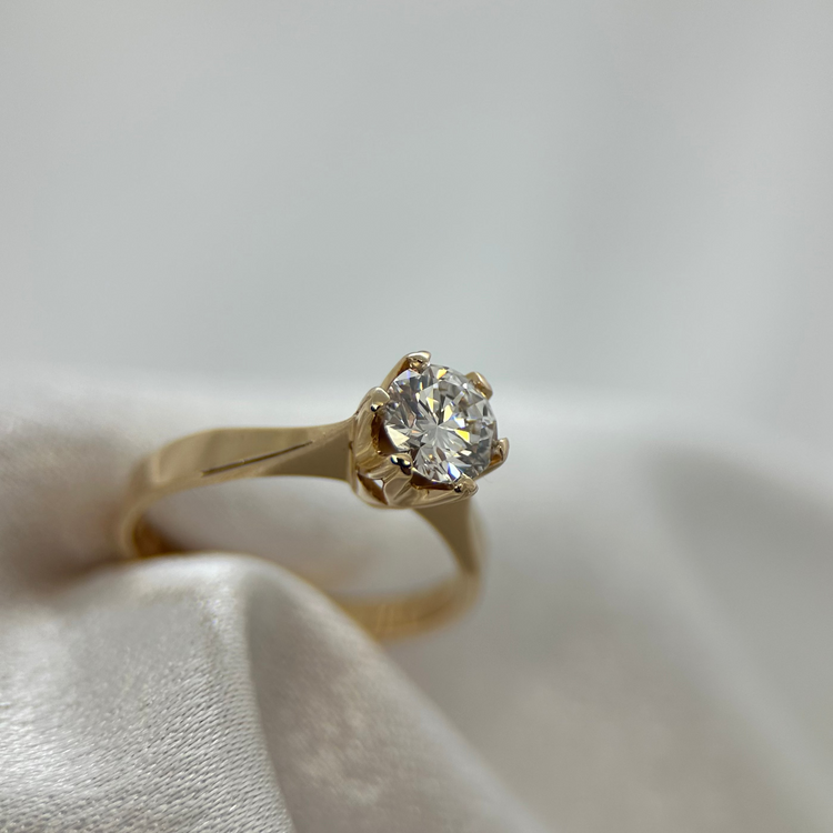 18K Solitärring från Jarl Sandin - 0,87 ct river färgat VVS ringstorlek 53