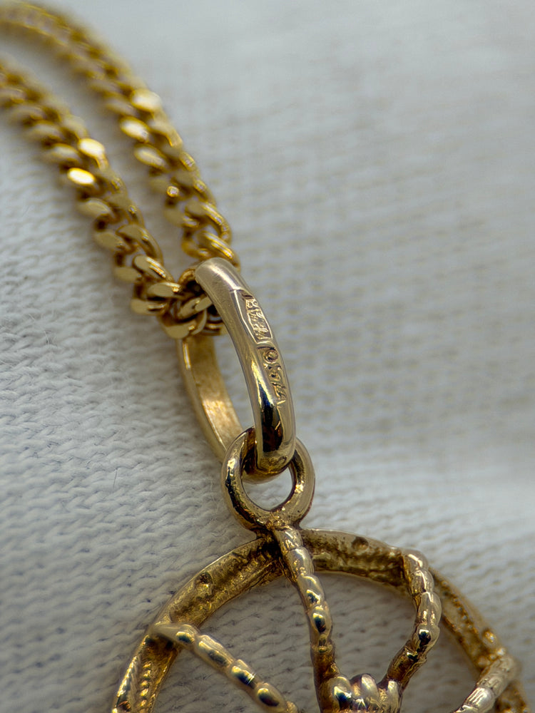 18K Spider Pendant – Openwork, 2.2 cm